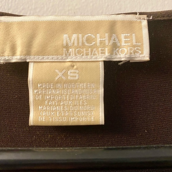 Michael Kors sleeveless v neck blouse - Picture 2 of 4